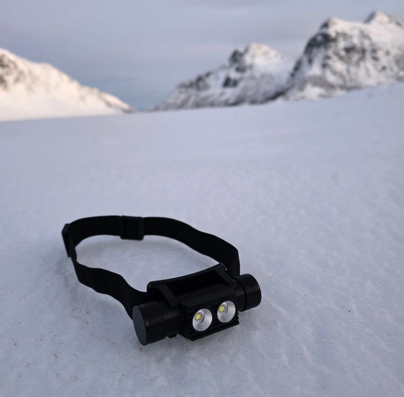 Kraftig hodelykt - 2200 Lumen